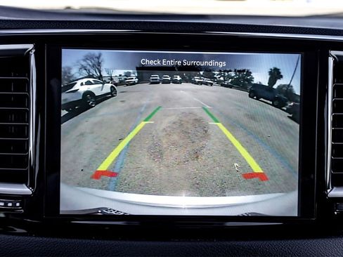 Used 2024 Chrysler Pacifica Touring-L image 24