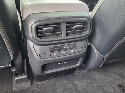 Used 2025 Honda Pilot EX-L image 13