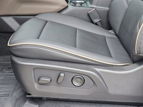 Used 2025 GMC Canyon Denali image 24