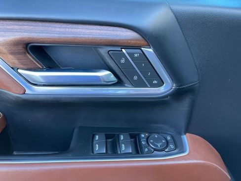 Used 2025 GMC Sierra 3500 Denali Ultimate image 16