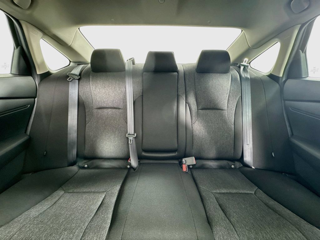 Used 2025 Honda Accord SE image 31