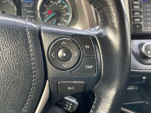 Used 2017 Toyota RAV4 XLE w/ Convenience Package image 24