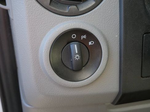 Used 2018 Ford E-450 and Econoline 450 Super Duty RWD image 19