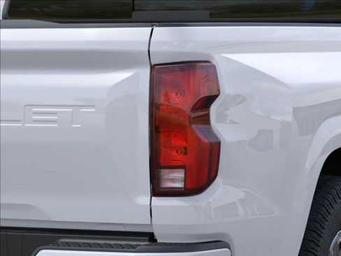 New 2026 Chevrolet Colorado LT w/ LT Convenience Package AWD/4WD image 11