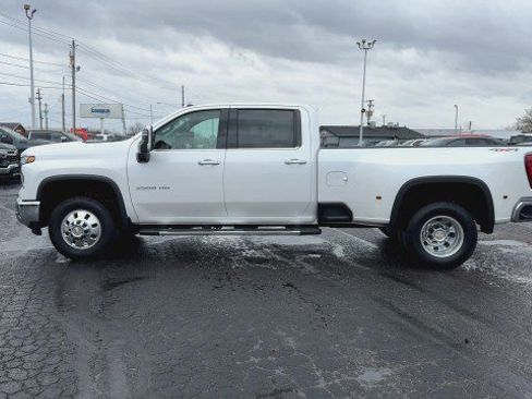 Used 2024 Chevrolet Silverado 3500 LTZ w/ LTZ Convenience Package image 5