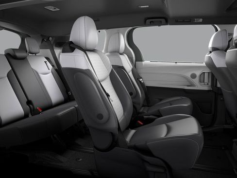 New 2026 Toyota Sienna XSE FWD image 2