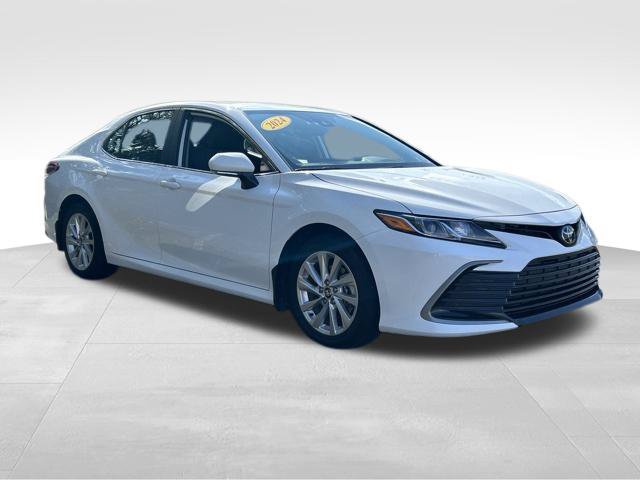 Used 2024 Toyota Camry LE w/ Convenience Package FWD image 7