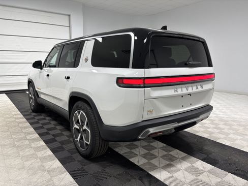 Used 2024 Rivian R1S Adventure AWD/4WD image 3