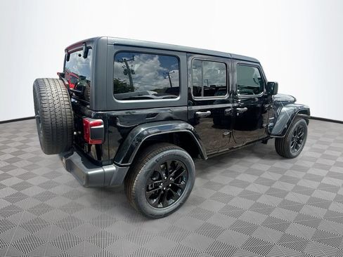 Used 2023 Jeep Wrangler Unlimited Sahara w/ Cold Weather Group AWD/4WD image 6