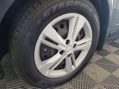 Used 2021 Nissan Kicks S FWD image 31