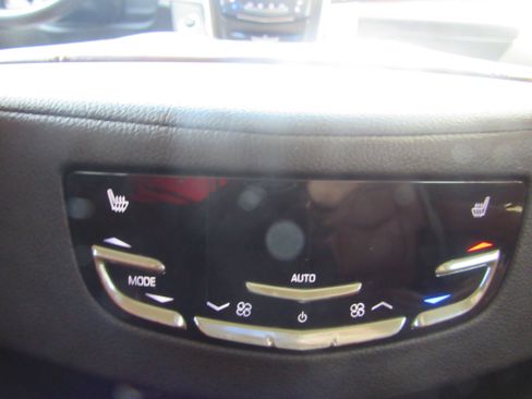 Used 2019 Cadillac Escalade Premium Luxury AWD/4WD image 25