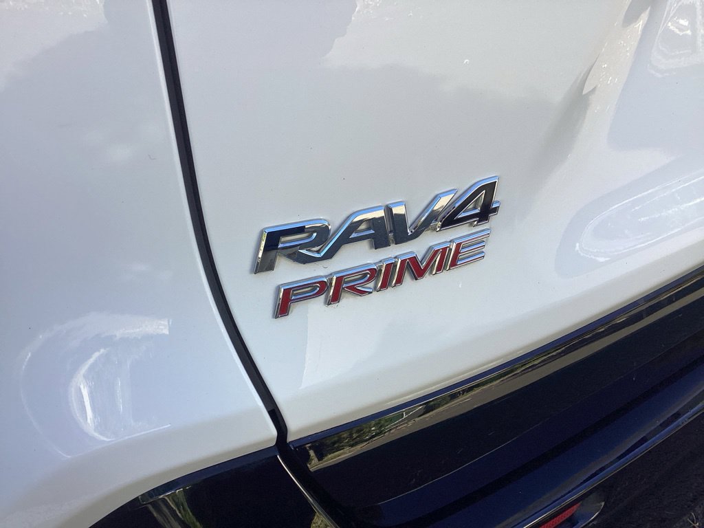 Used 2021 Toyota RAV4 SE w/ Weather & Moonroof Package AWD/4WD image 21