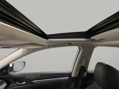Used 2016 Honda Civic Touring image 13