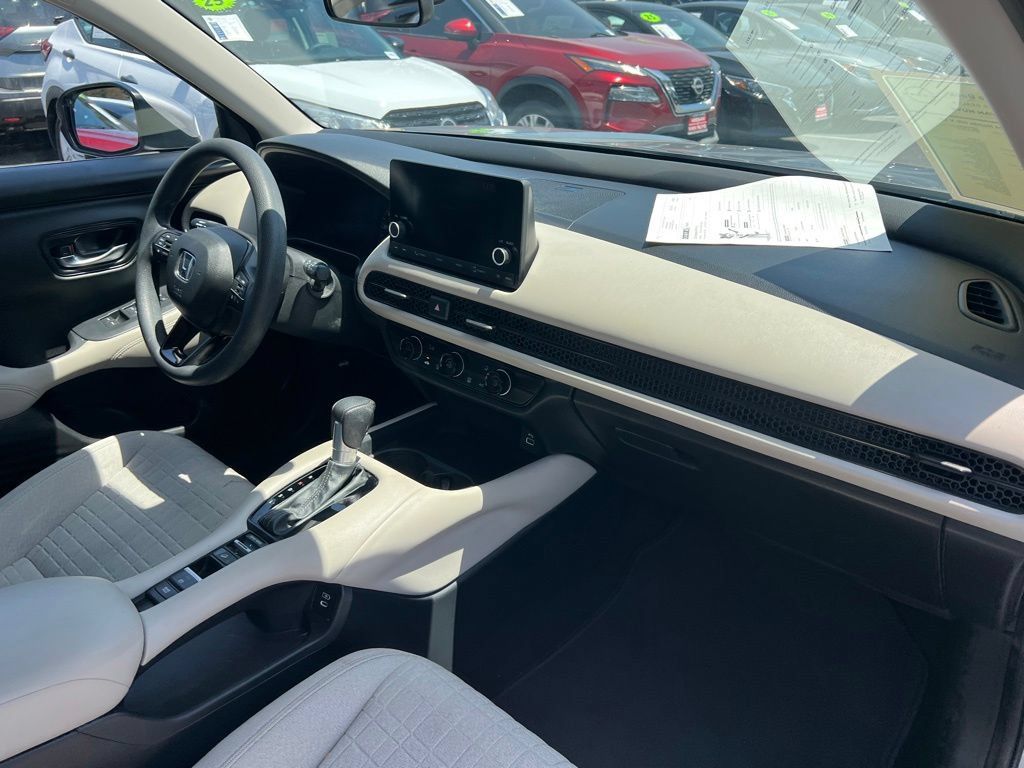 Used 2024 Honda HR-V LX image 15