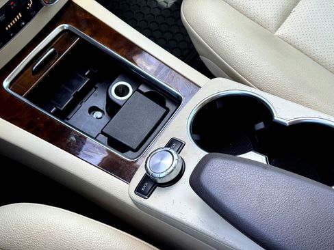 Used 2013 Mercedes-Benz GLK 350 2WD image 24