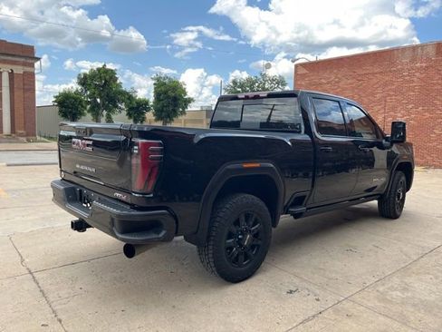 Used 2024 GMC Sierra 2500 AT4 w/ AT4 Premium Plus Package AWD/4WD image 8