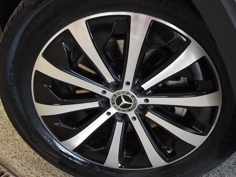 Used 2022 Mercedes-Benz GLB 250 4MATIC image 14