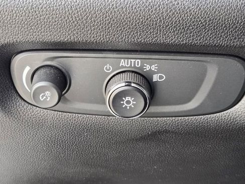 Certified 2023 Chevrolet Traverse LT image 25