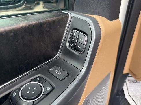 Used 2023 Ford F350 Lariat w/ Lariat Ultimate Package AWD/4WD image 17