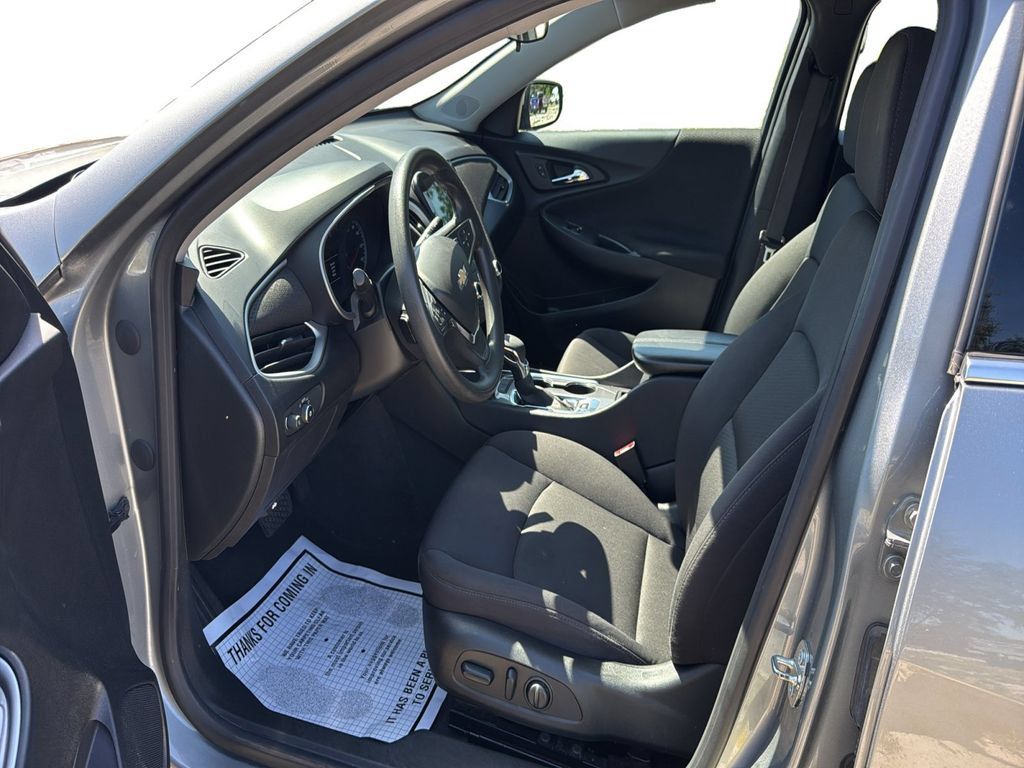 Used 2024 Chevrolet Malibu LT FWD image 13