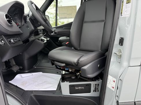 New 2025 Mercedes-Benz Sprinter 2500 image 27