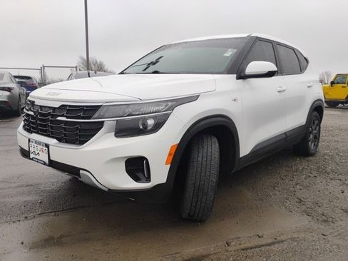 Used 2024 Kia Seltos LX image 1