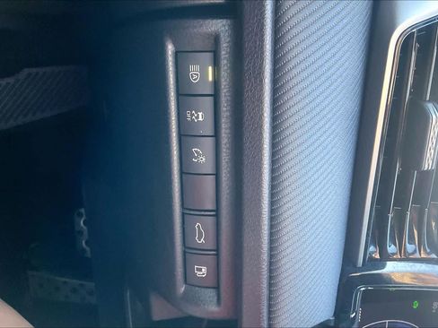 Used 2025 Toyota Camry SE FWD image 31