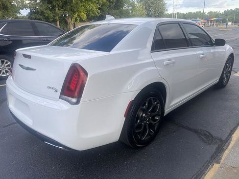Used 2018 Chrysler 300 S AWD/4WD image 5