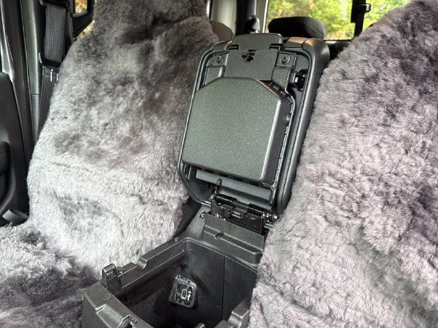 Used 2023 Jeep Gladiator Sport AWD/4WD image 22