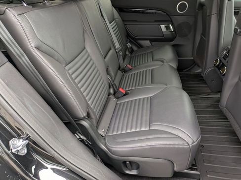 New 2026 Land Rover Discovery S image 17