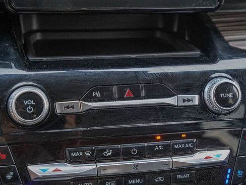 Used 2023 Ford Explorer Limited image 25