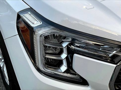 Used 2022 GMC Terrain SLE w/ Driver Convenience Package image 24