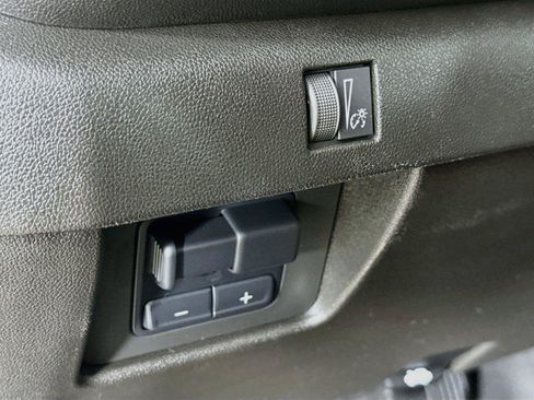 Used 2023 Chevrolet Colorado Trail Boss w/ Technology Package AWD/4WD image 15
