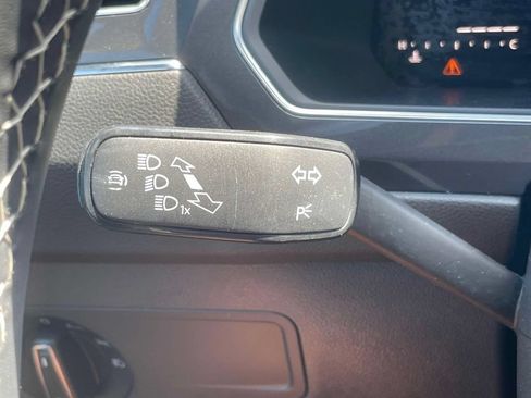 Used 2023 Volkswagen Tiguan SE AWD/4WD image 23