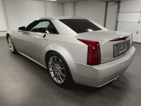 Used 2006 Cadillac XLR V RWD image 6