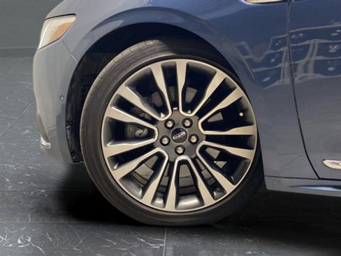 Used 2018 Lincoln Continental Reserve AWD/4WD image 30
