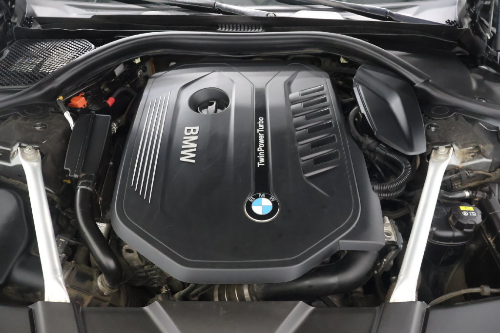 Used 2018 BMW 740i RWD image 29