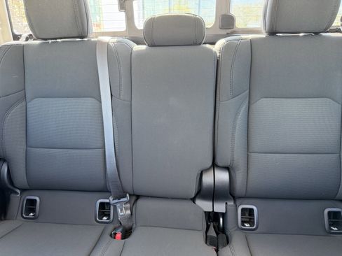 Used 2023 Jeep Gladiator Sport image 13