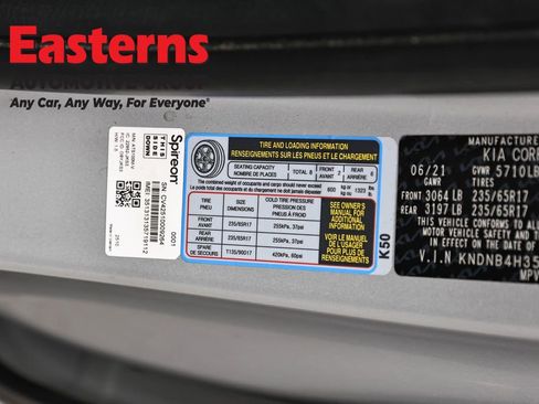 Used 2022 Kia Carnival LX image 34