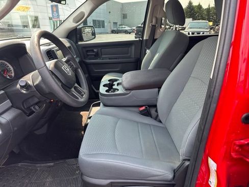 Used 2017 RAM 1500 Express RWD image 16