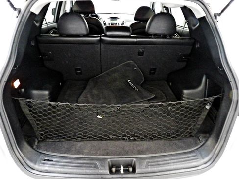 Used 2011 Hyundai Tucson GLS image 13