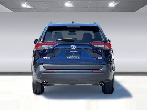Used 2024 Toyota RAV4 XLE FWD image 9