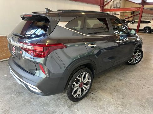 Used 2021 Kia Seltos SX w/ SX Sunroof Package AWD/4WD image 5