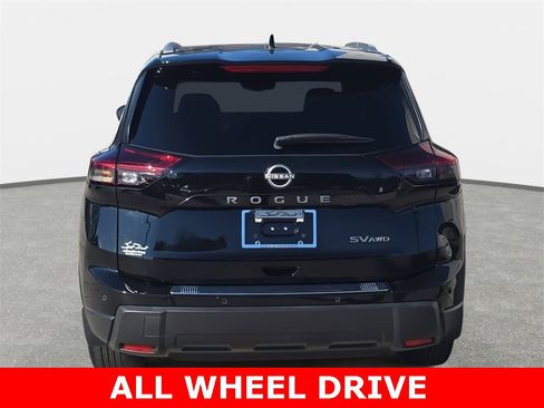 Used 2024 Nissan Rogue SV w/ SV Premium Package image 6