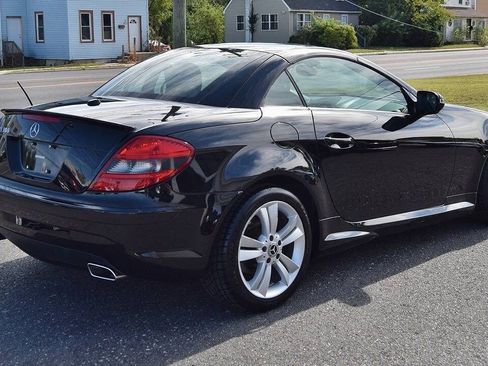 Used 2011 Mercedes-Benz SLK 300 image 12