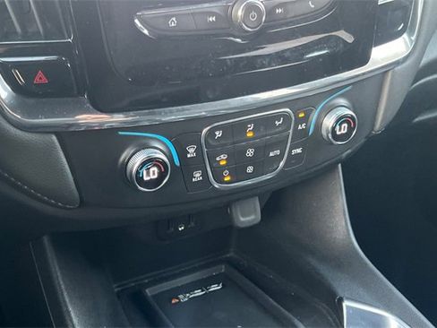 Used 2023 Chevrolet Traverse LT image 29