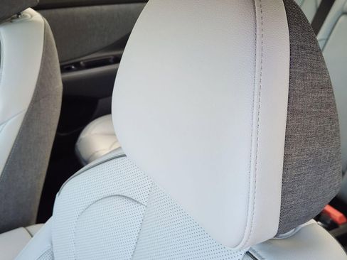 New 2026 Hyundai Elantra Limited image 12