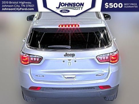 Used 2024 Jeep Compass Latitude AWD/4WD image 7