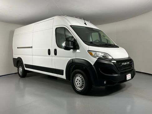 Used 2025 RAM ProMaster 2500 w/ Convenience Group FWD image 1