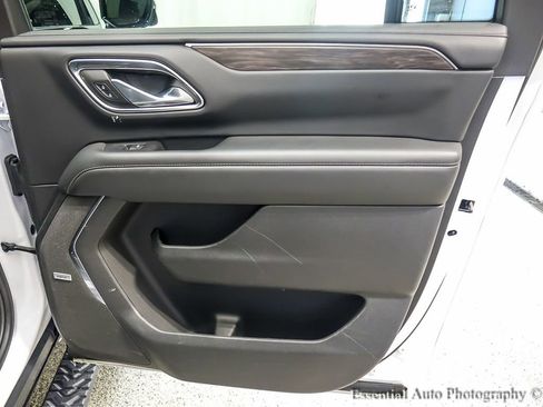 Used 2023 Chevrolet Suburban Z71 w/ Z71 Off-Road Package AWD/4WD image 31